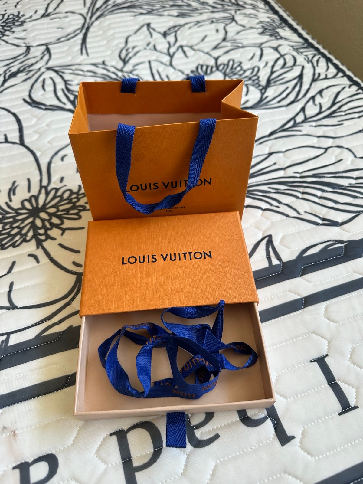 Louis Vuitton Lv set for jewelry or charm