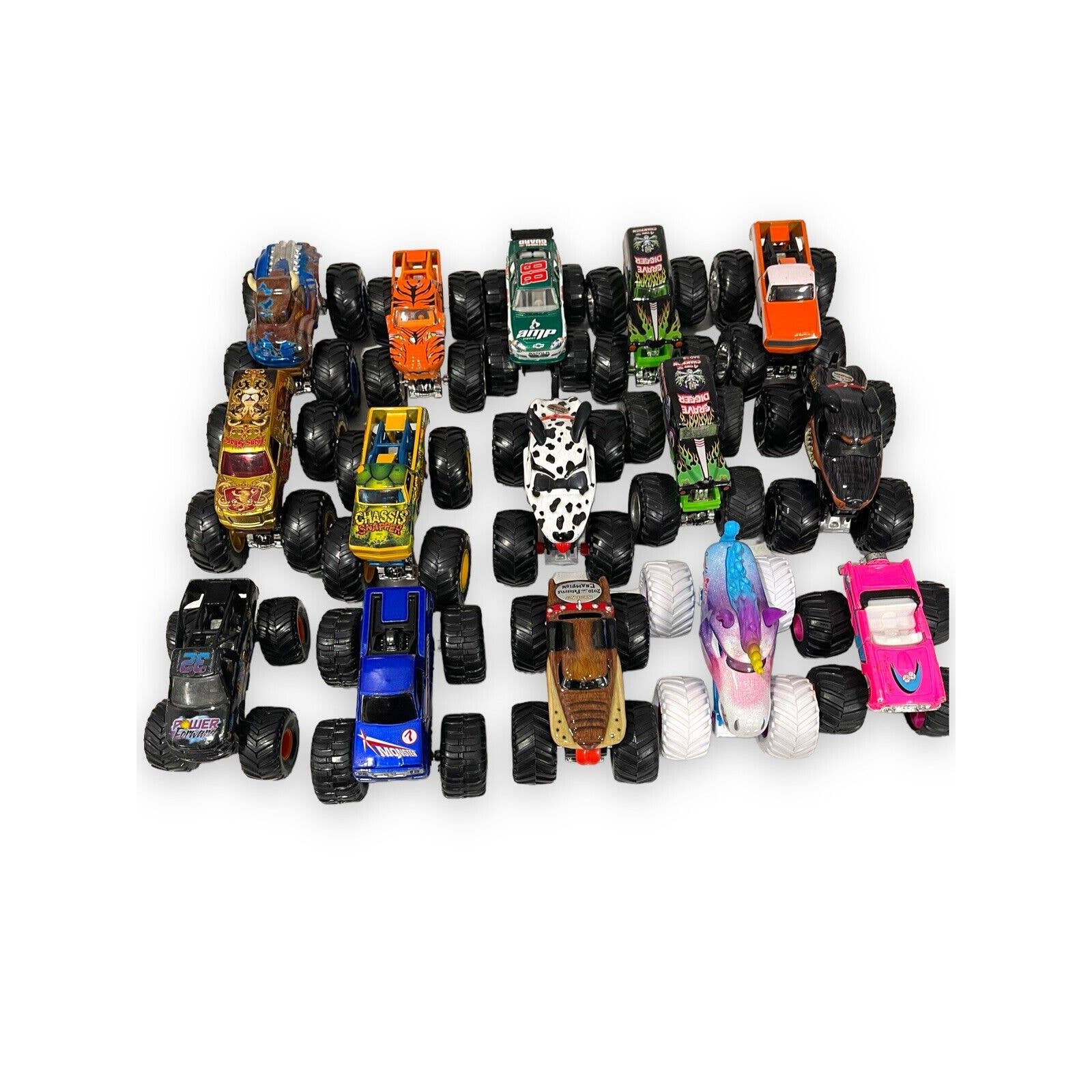 Hot Wheels Monster Jam Diecast high quality Trucks Lot Of 15 Sparkle Smash Monster Mutt Mixed