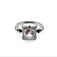 New White Sapphire 925 Sterling Silver Singular Black Stones on Each Side Ring