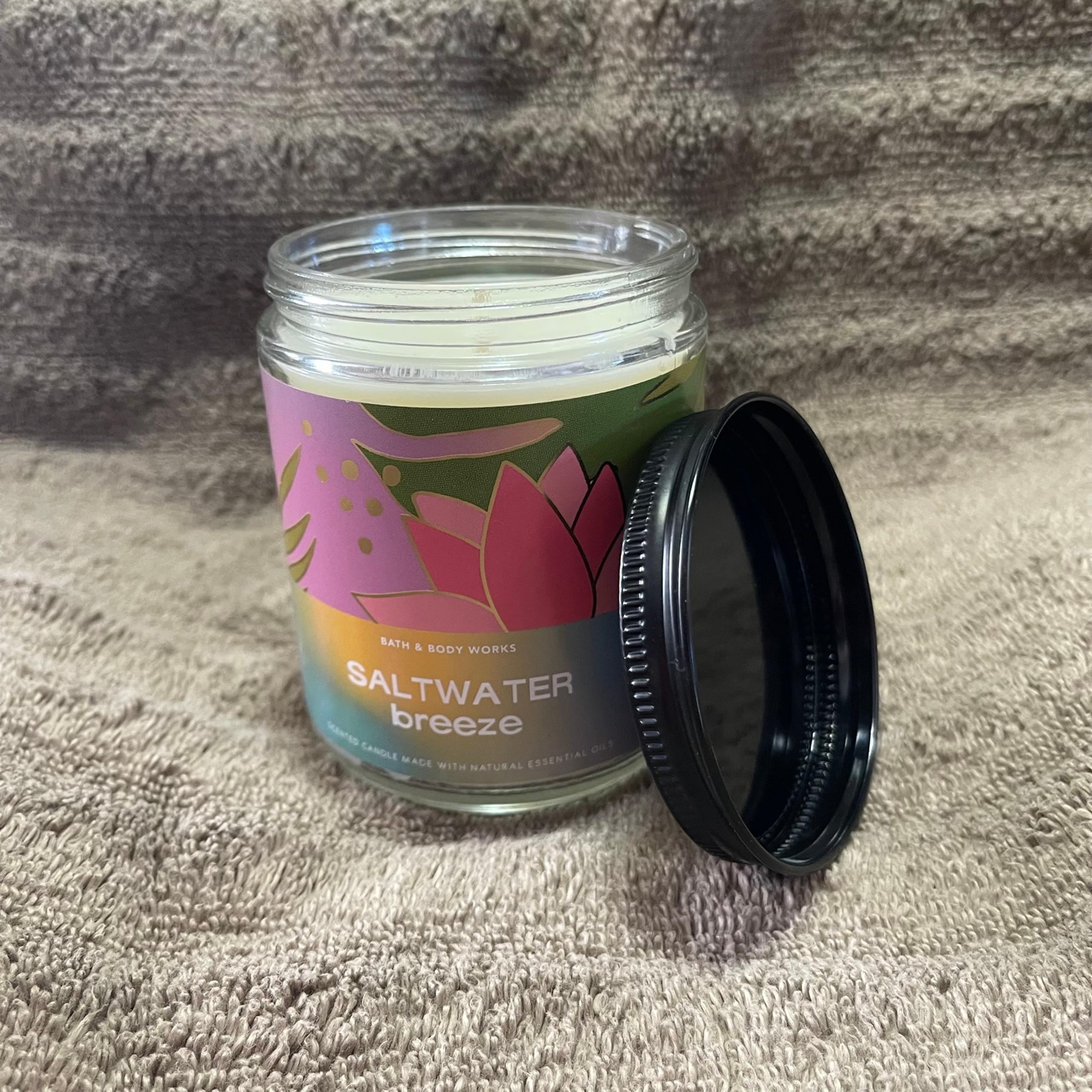 Bath and Body Works Saltwater Breeze Candle