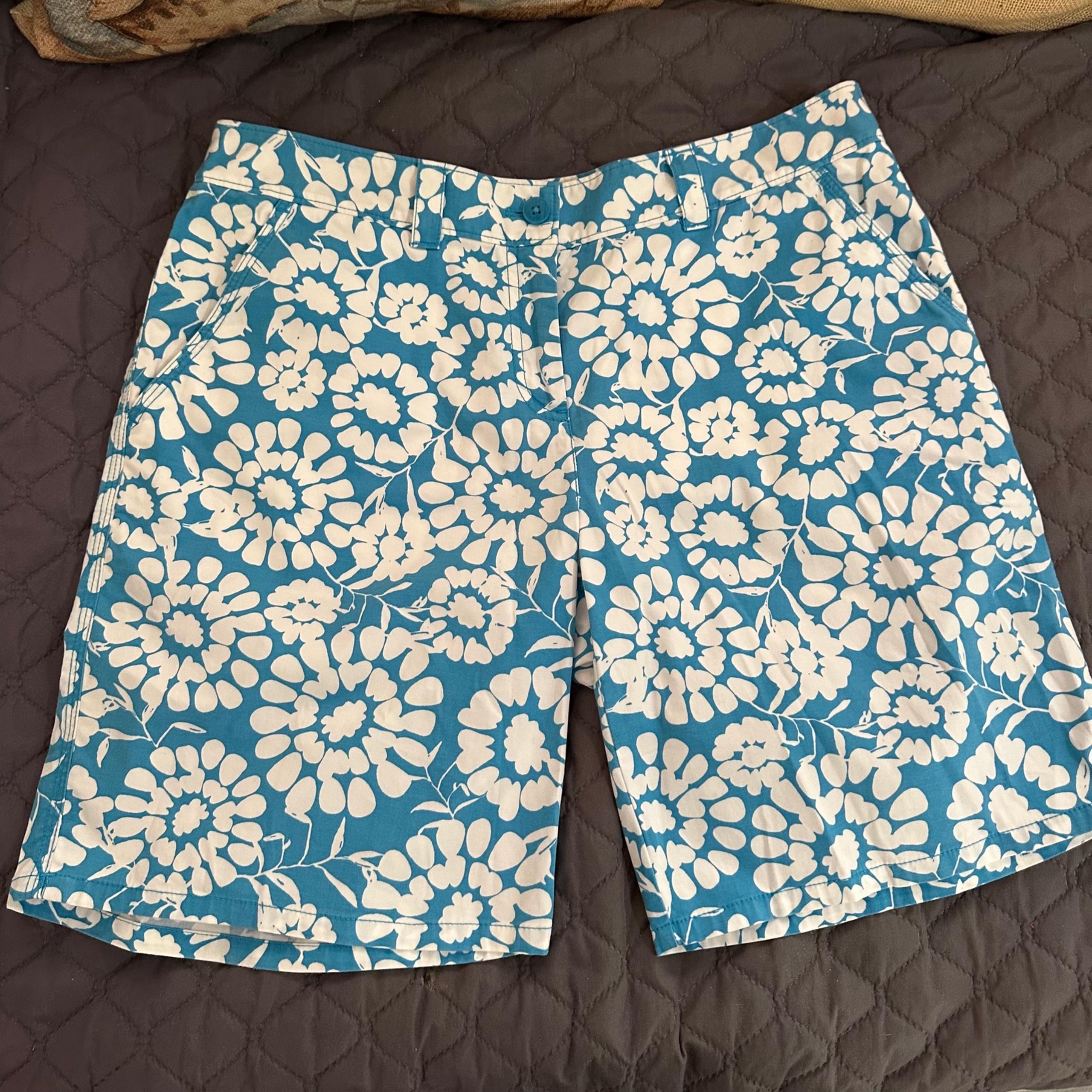 TOMMY BAHAMA ELLERY FIT BERMUDA SHORTS Size 12 Blue Floral White 34" Waist