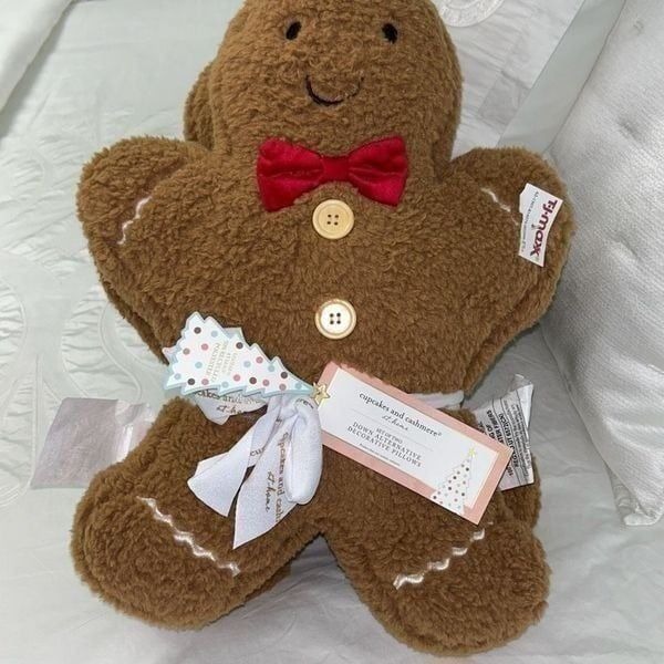 Cupcakes & cashmere viral gingerbread boy gingerbread girl Sherpa pillow set