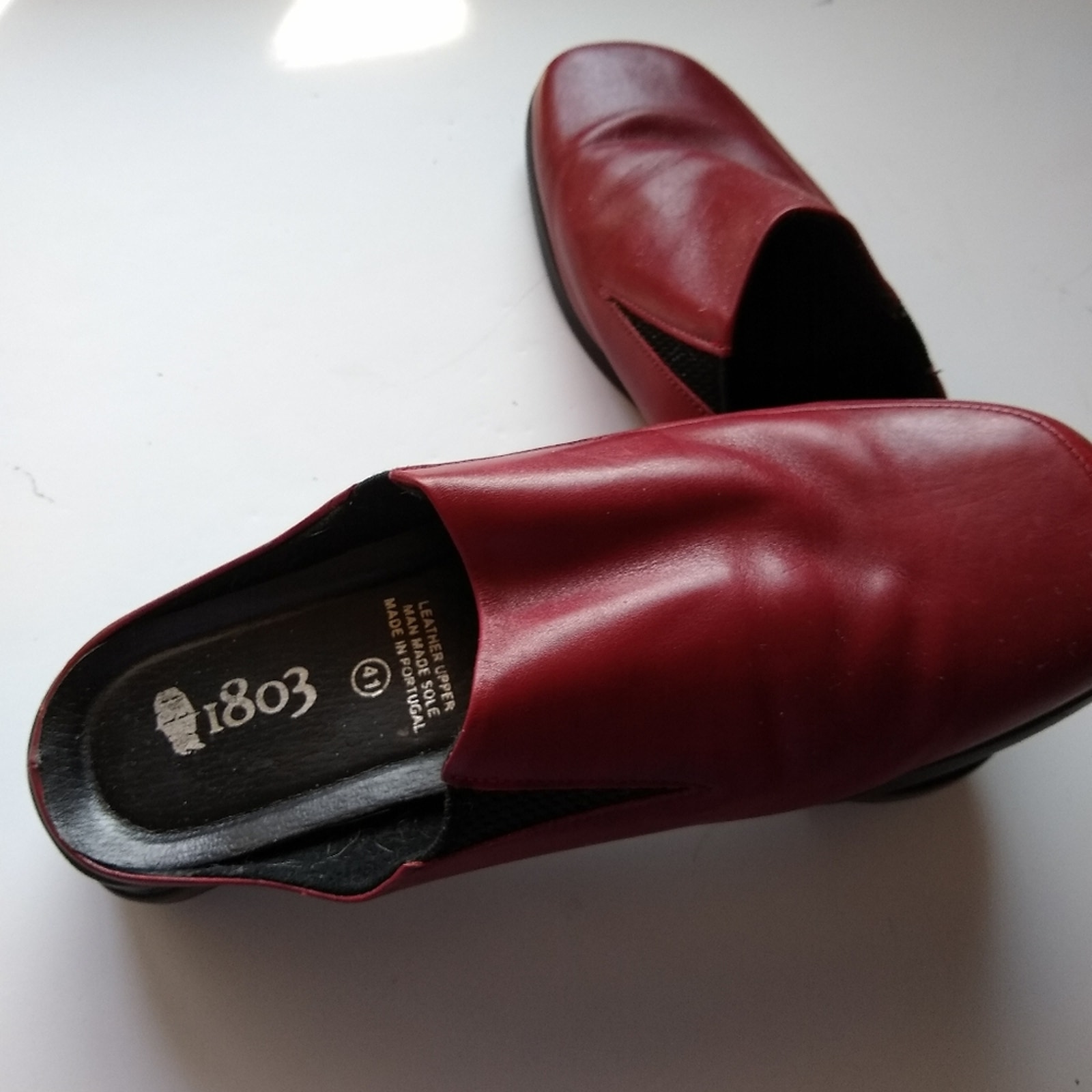 1803 slip ons. Maron size 9