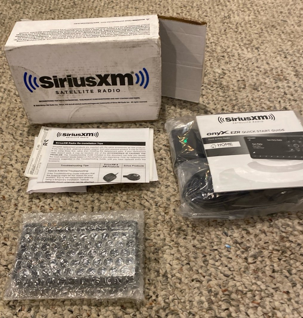 Sirius XM radio dock and play radio with home kit included.