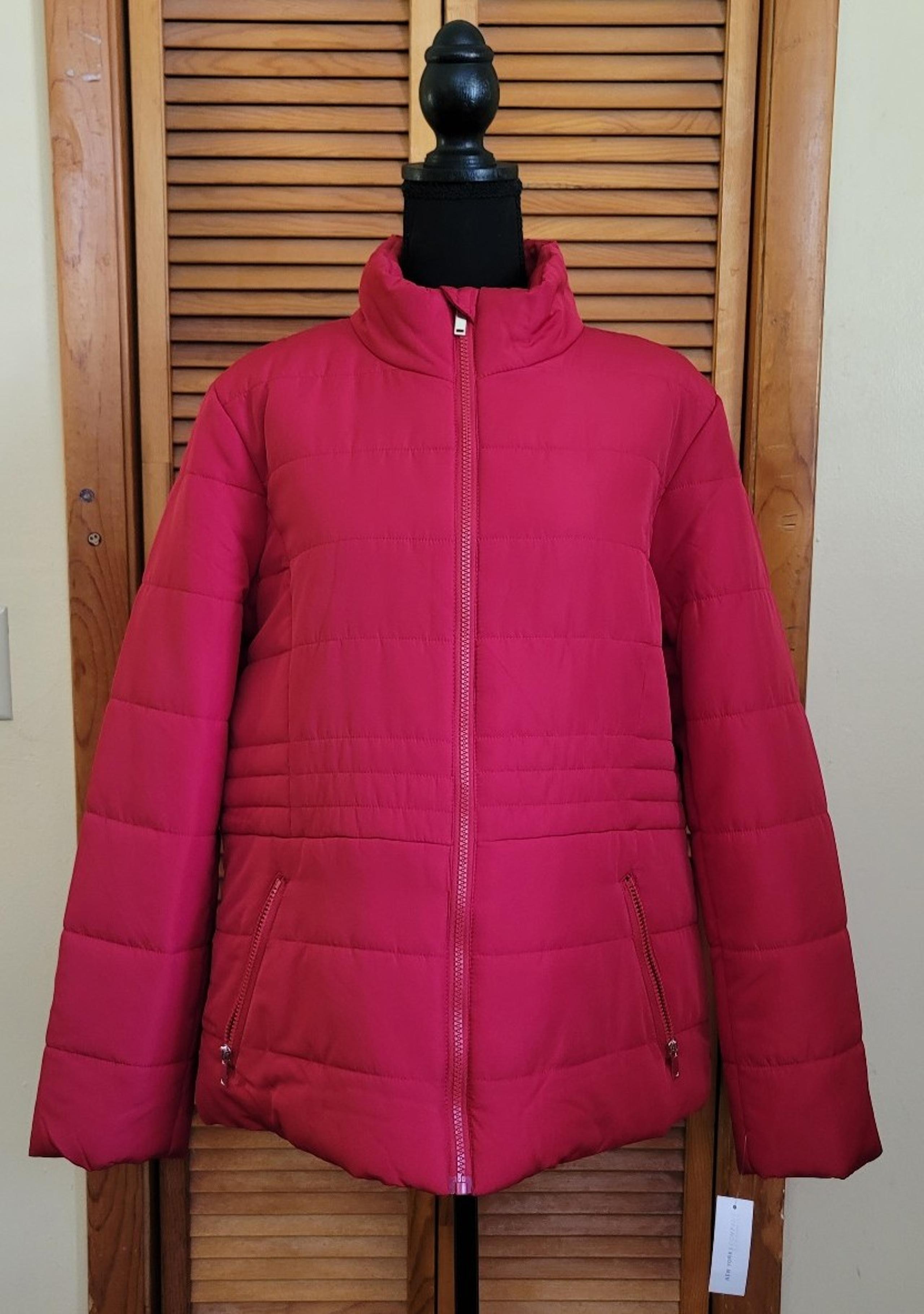 NWT Red Puffer Coat Size XL (NY&CO)