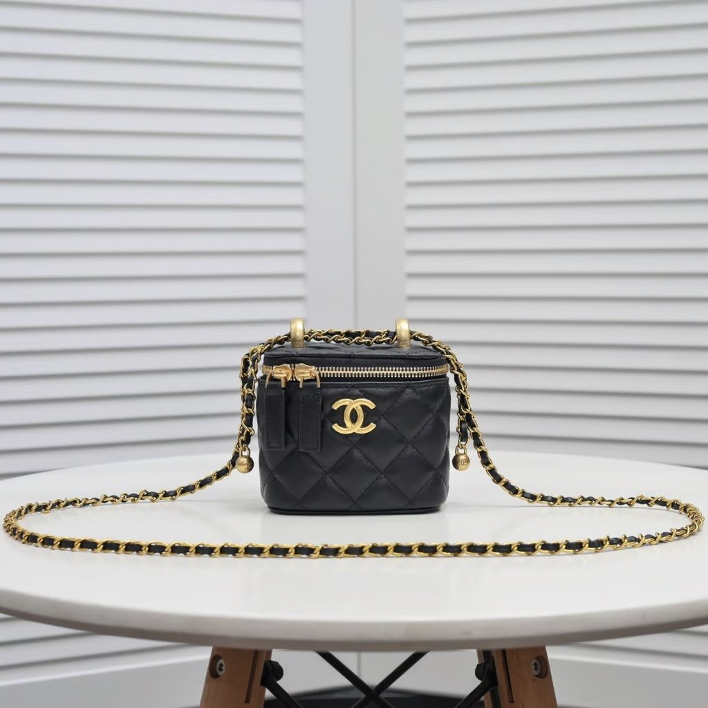 small makeup case pocket