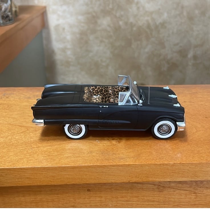 Car Automobile Convertible Mistress of the Dark Elvira’s Macabre Mobile Figurine