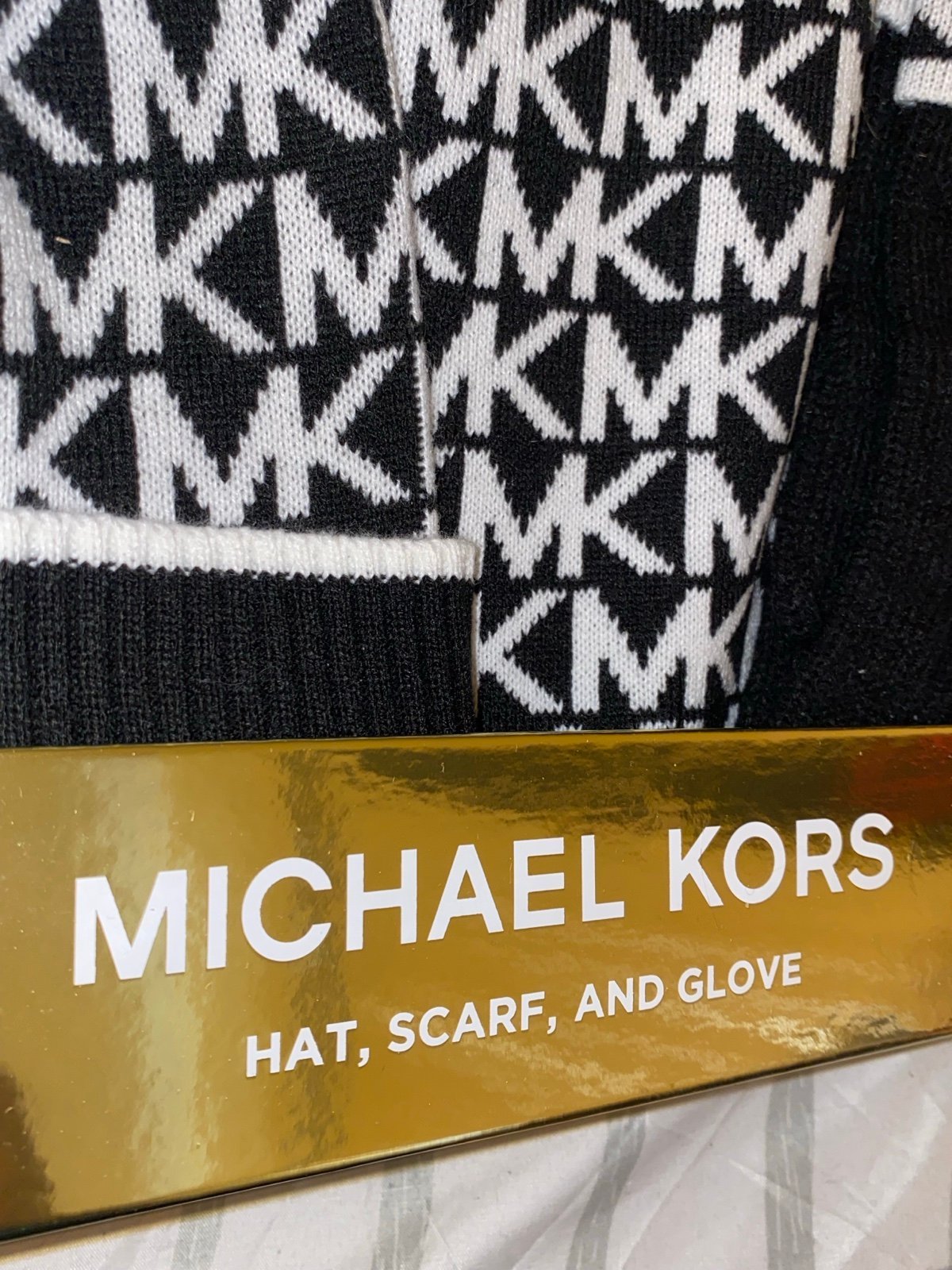 Michael Kors MK Beanie Hat, Scarf & Gloves BNEW