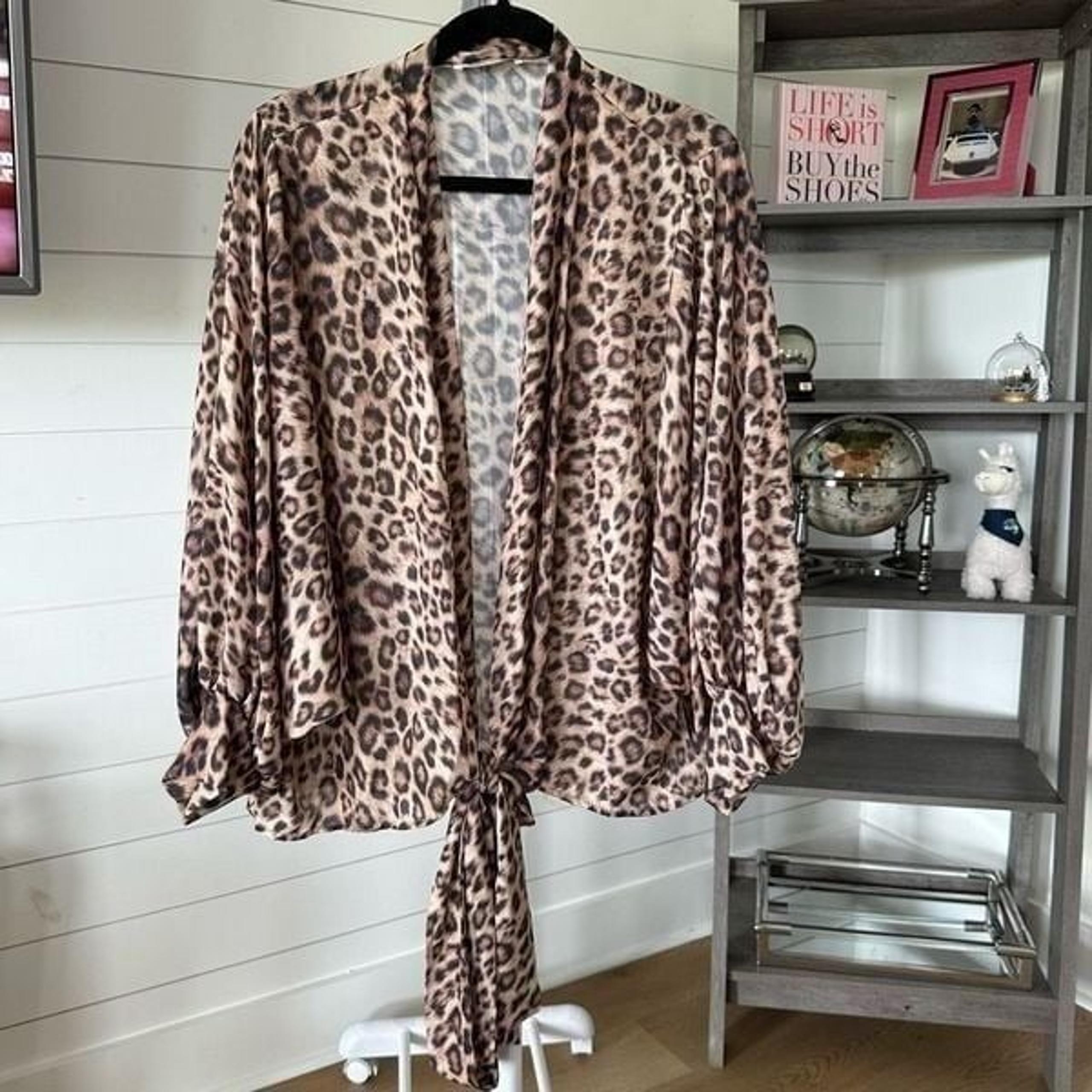 Hot Miami Styles Cheetah Print Front Tie Oversized Batwing Dolman Blouse Small