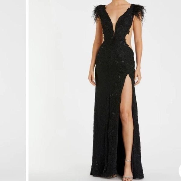 NWT Mac Duggal Feather Trim Floral Cutout Lace Gown
