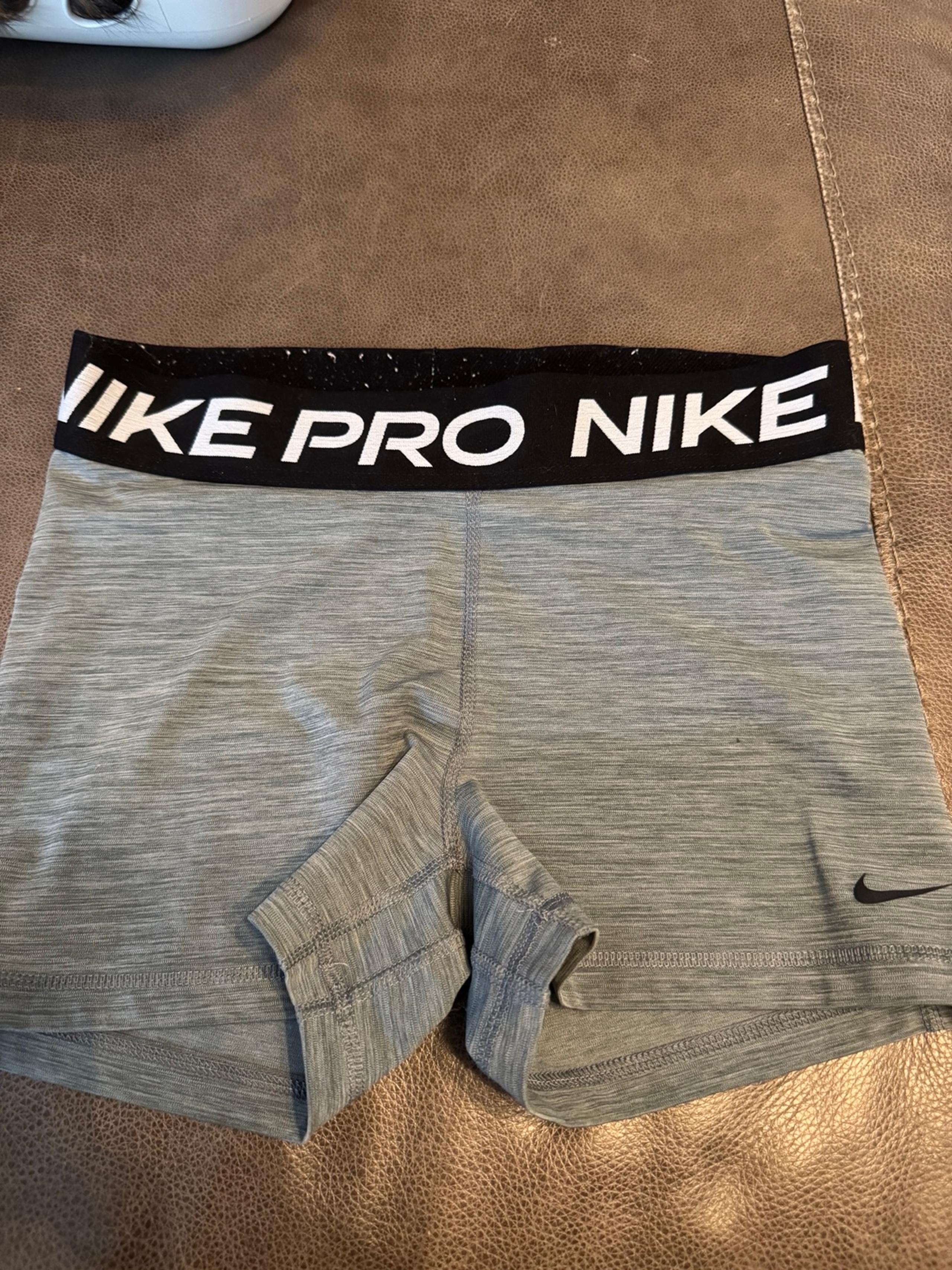 Nike Pro woman’s shorts size medium grey