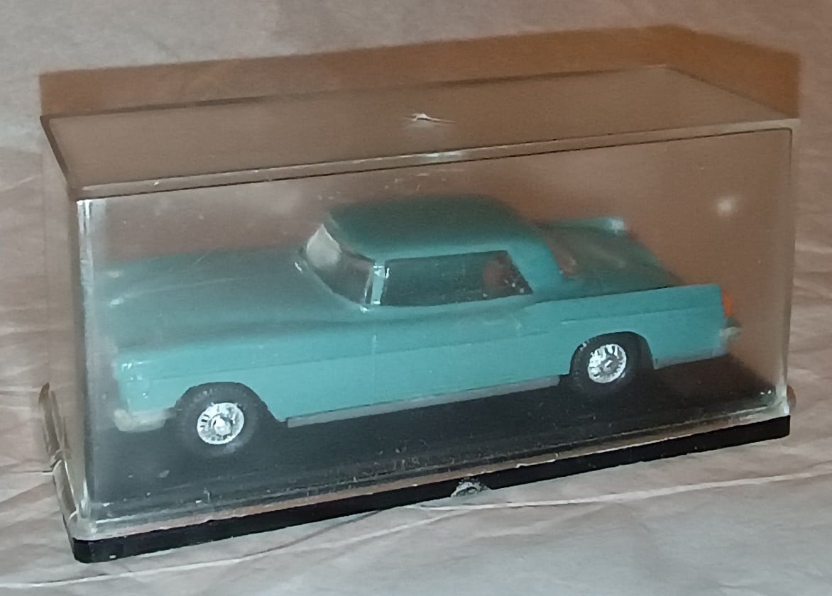 EKO 1/87 scale 56 Lincoln Free Shipping