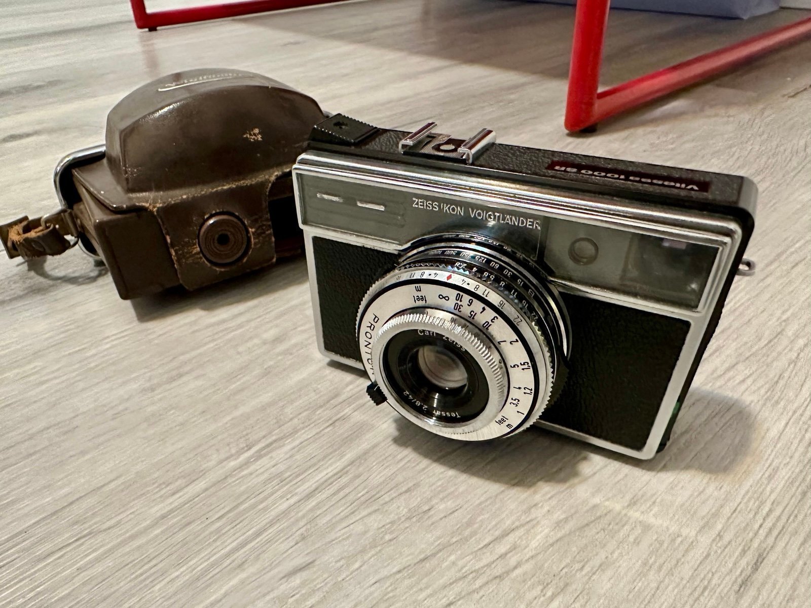 Zeiss-Ikon Voigtländer Vitessa 1000SR (1968) - mike eckman