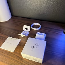 AirPods Pro 2nd Generation with MagSafe Wireless Charging Case - White
