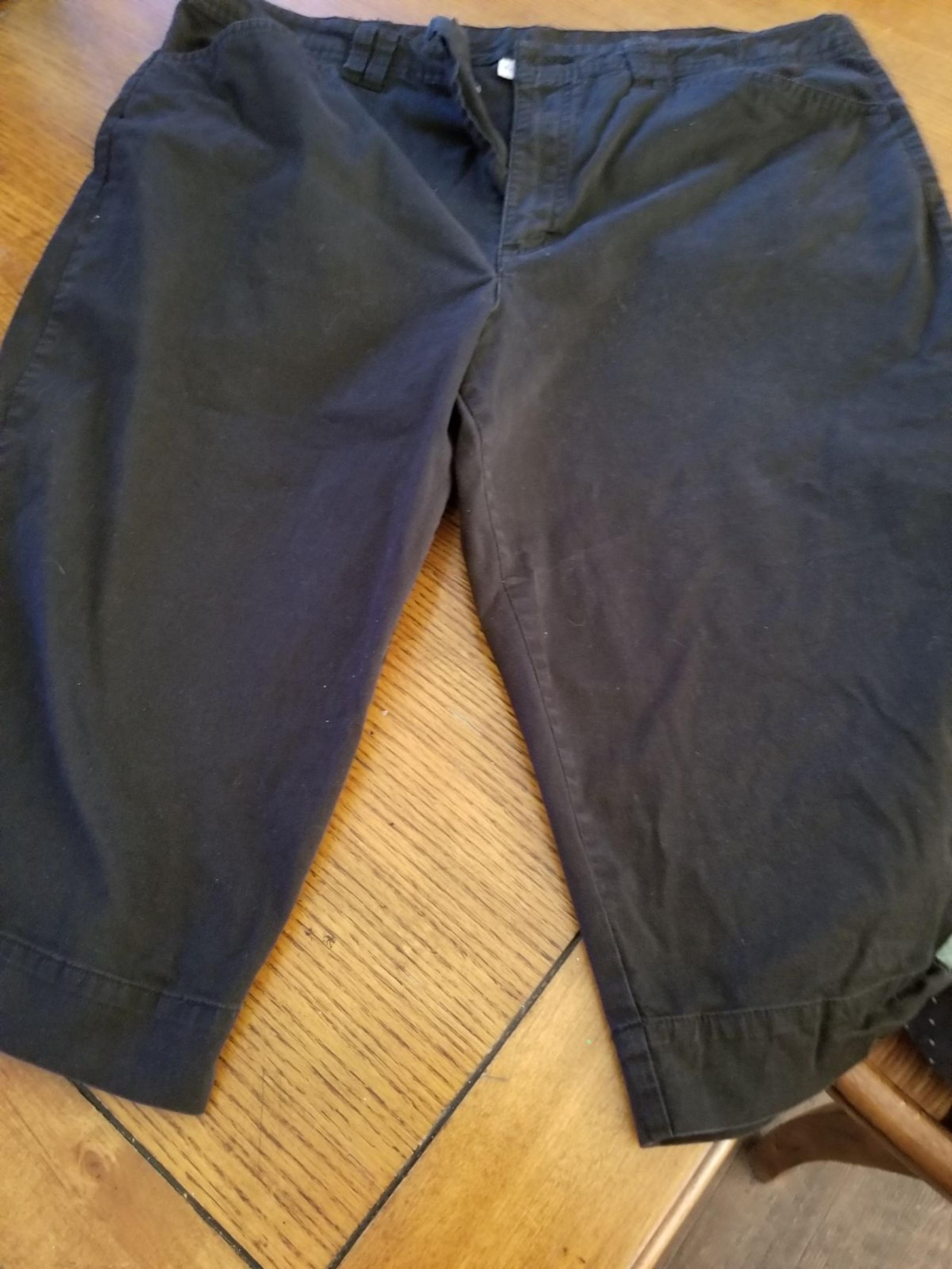 Womens White Stag Capri Sz 16