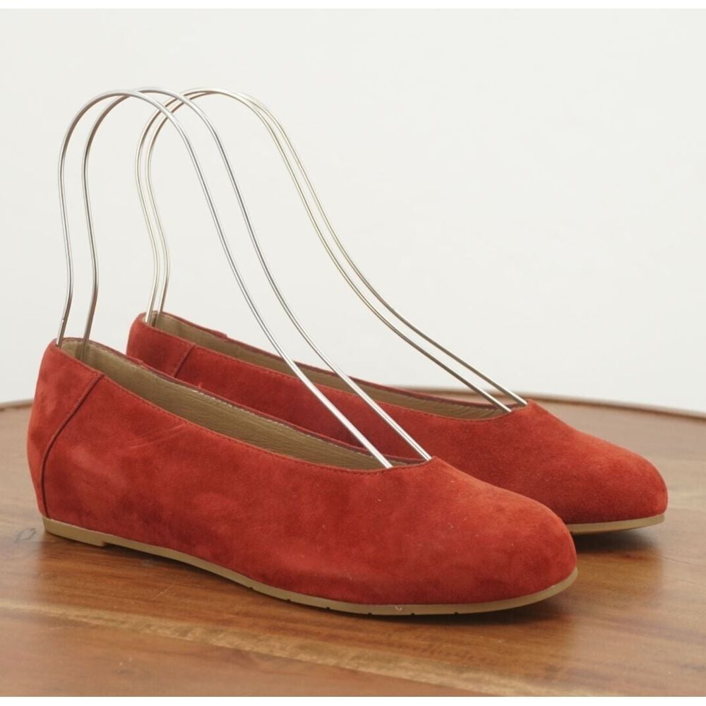 Eileen Fisher Womens Una Flats Hidden Wedge Heel Red Suede Round Toe Size 6.5