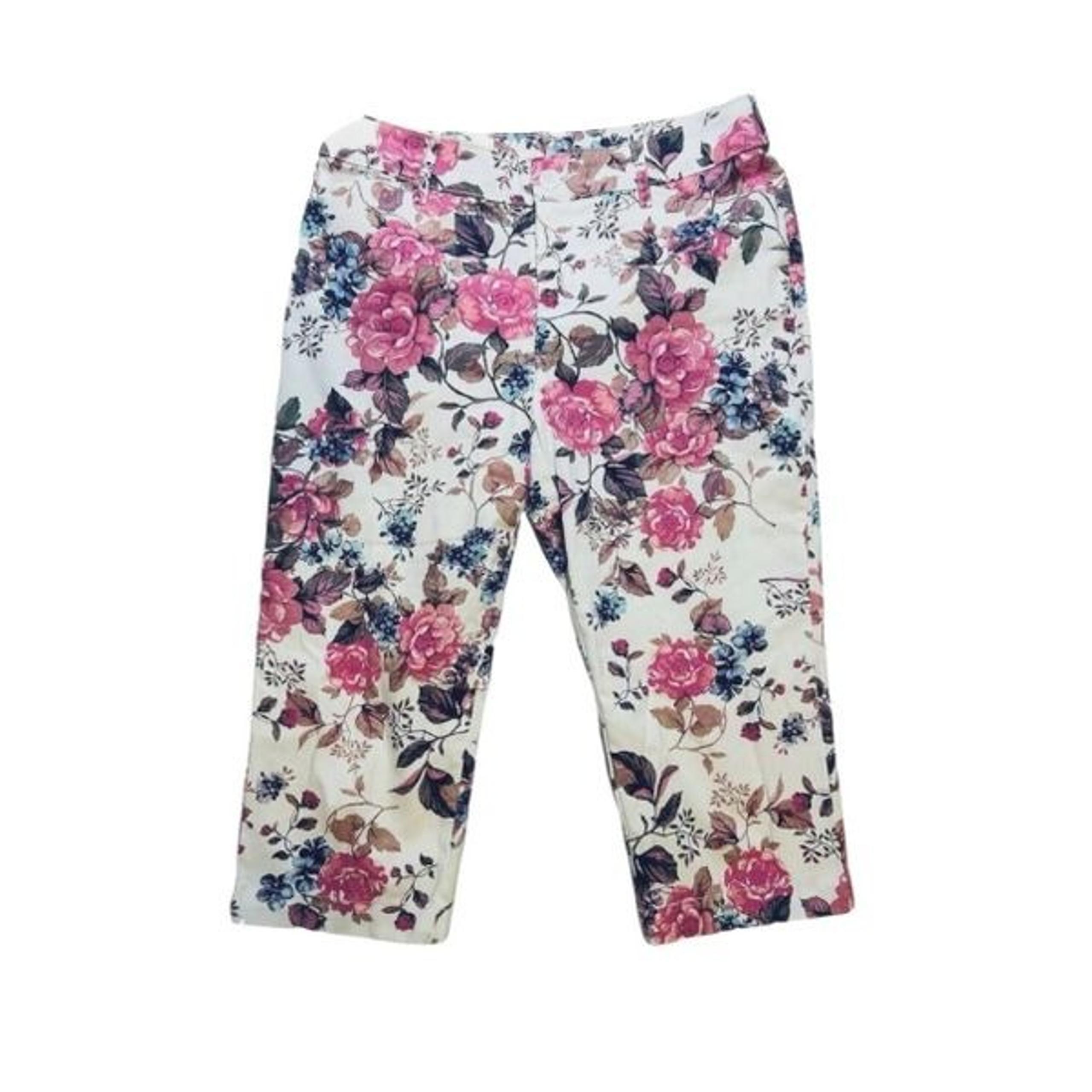 St Johns Bay Pink Floral Capri Pants Womens size 8