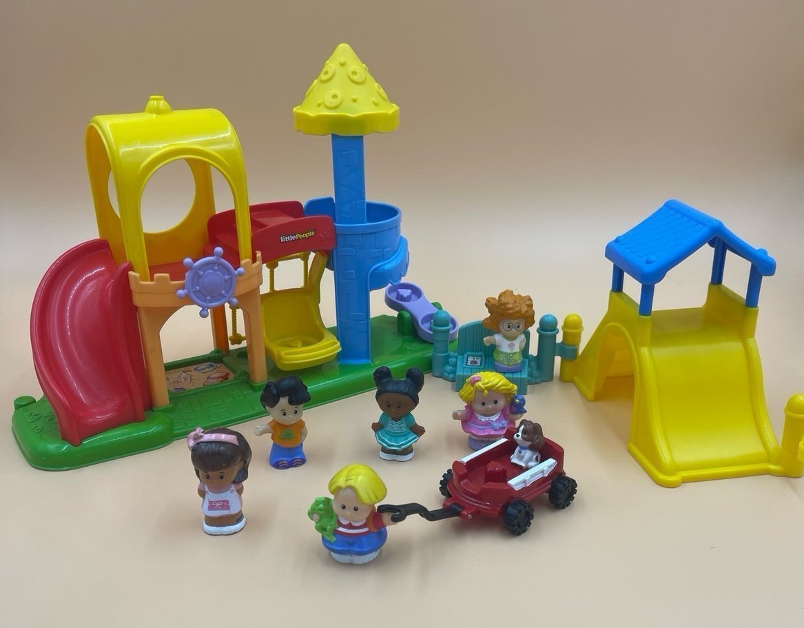 - RESERVED- FREE SHIPPINGFisher  Price Neighborhood & Princess Garden Tea