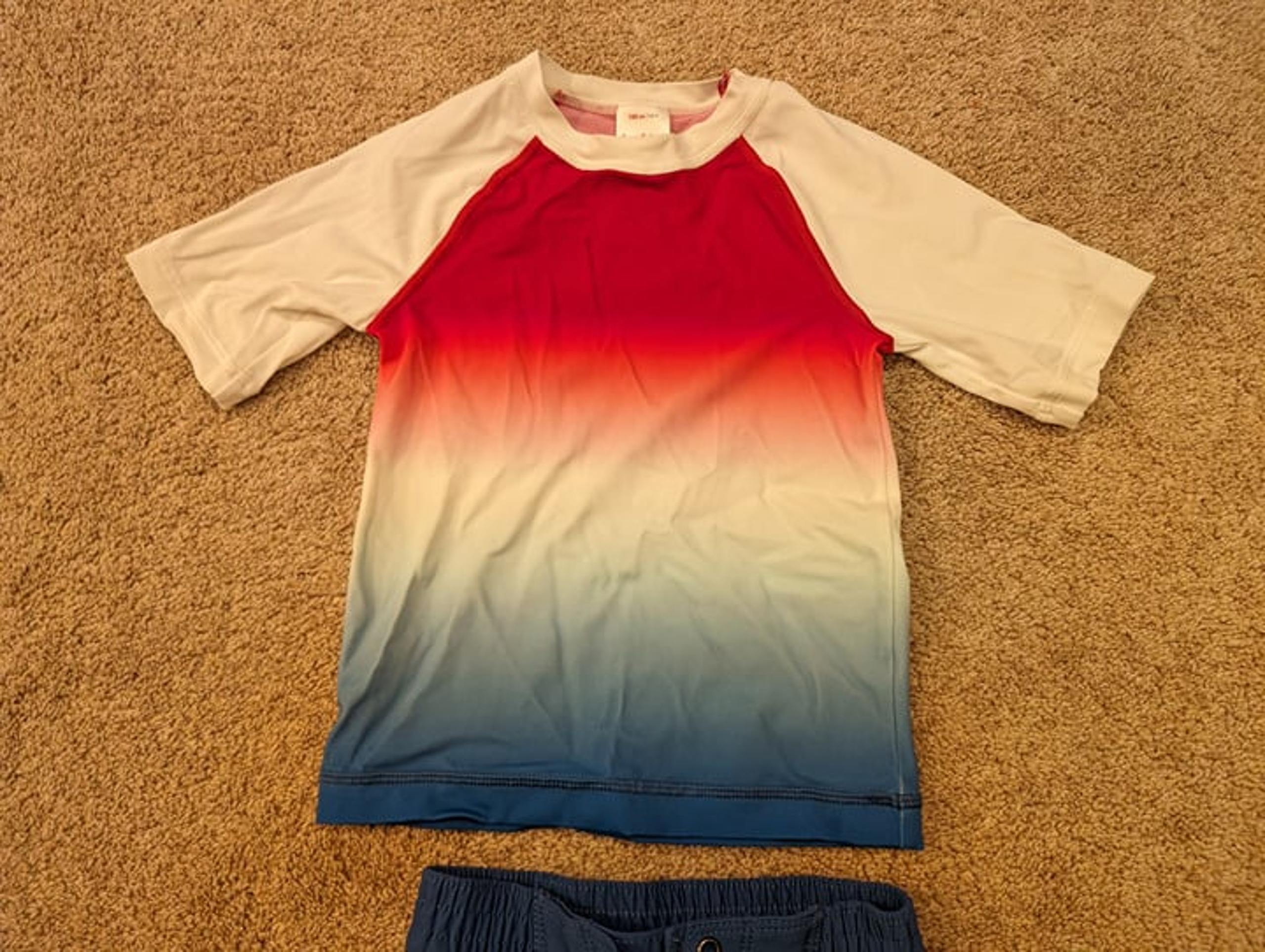Hanna Anderssson Red/White/Blue Ombre Short Sleeve rash guard, size 100