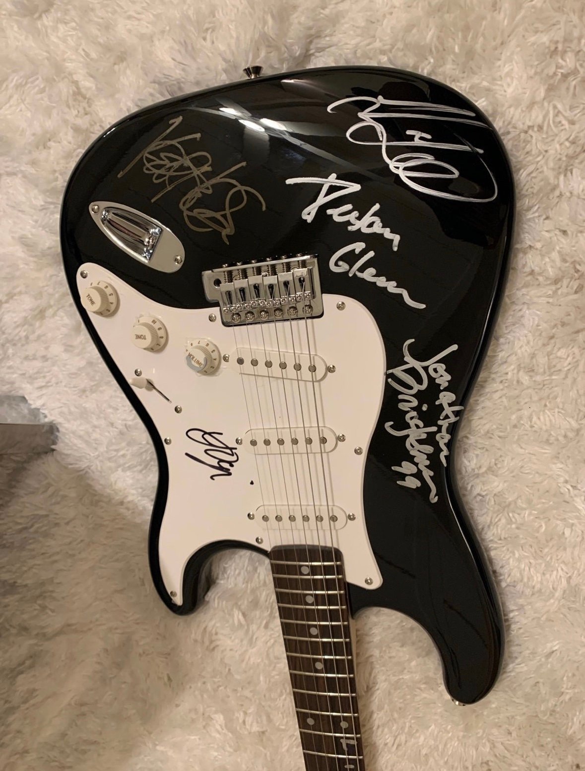 Buckcherry autographed signed fender guitar