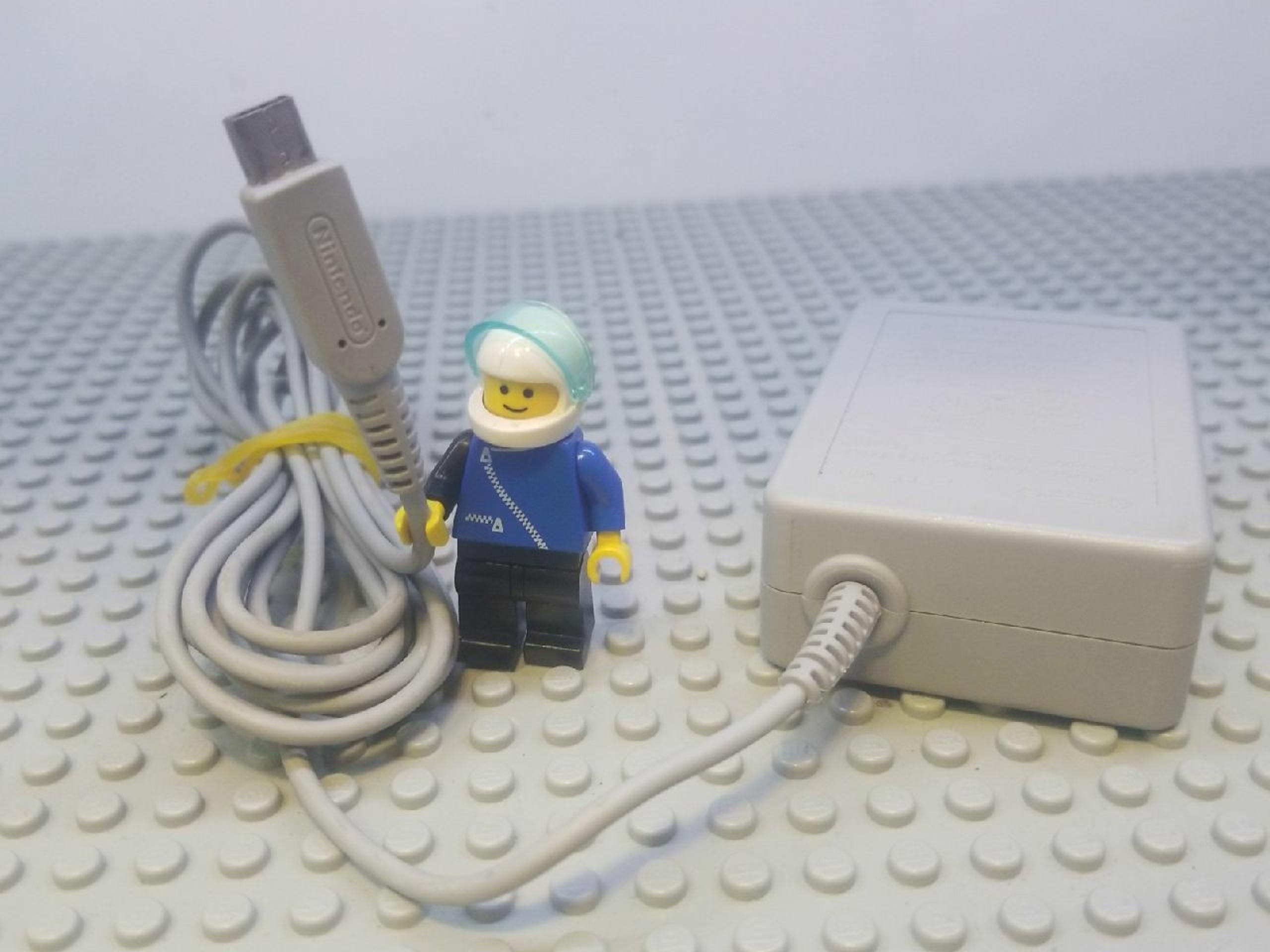 Genuine Nintendo 3ds Power Adapter