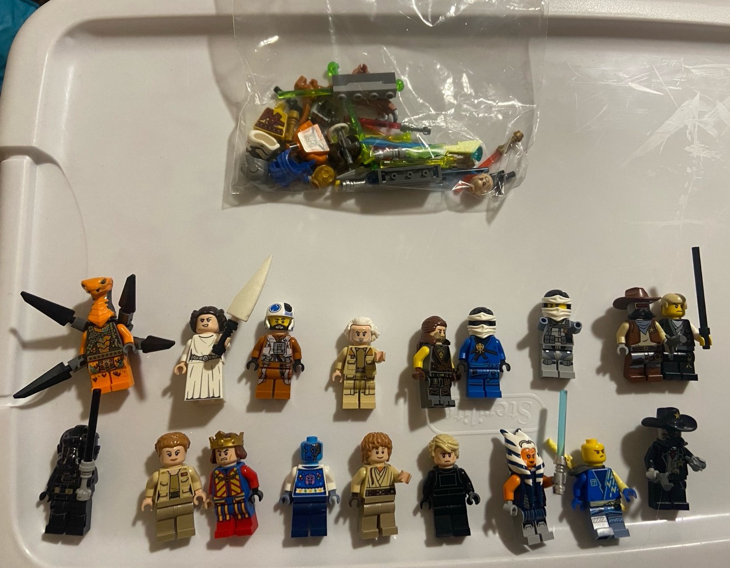 LEGO minifigure lot with weapons