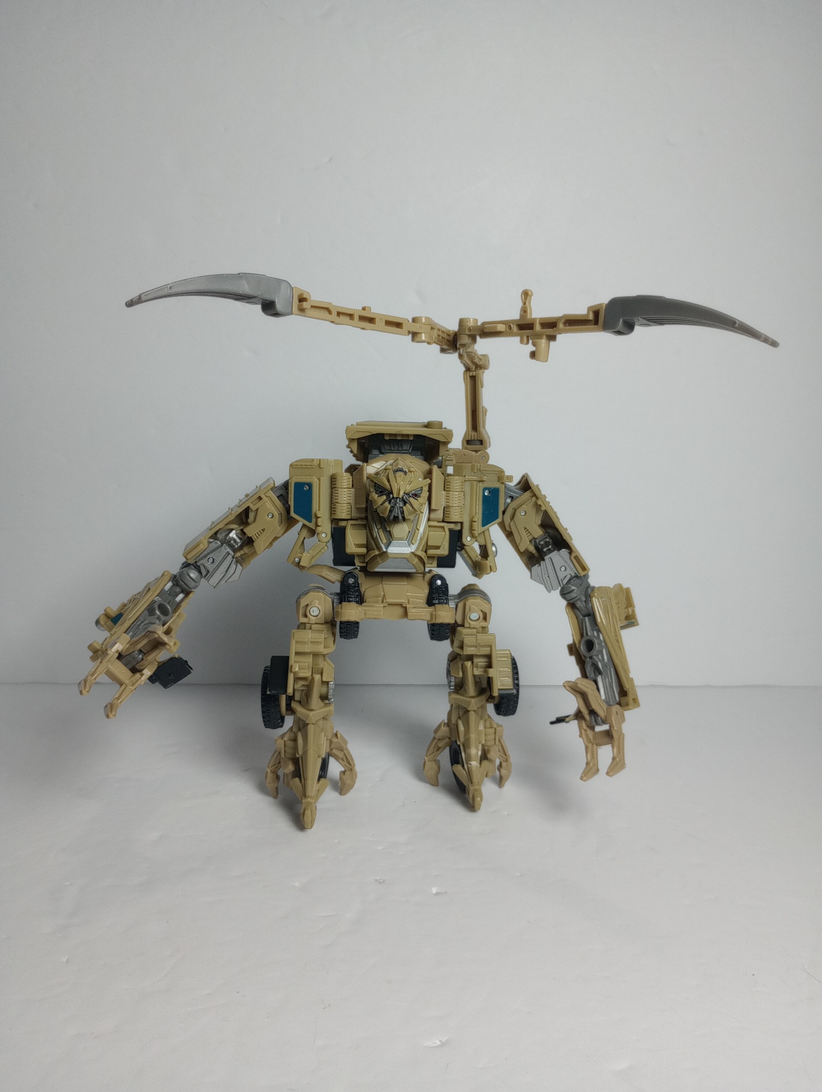 Transformers studio series 33 Bonecrusher deluxe class action figure complete