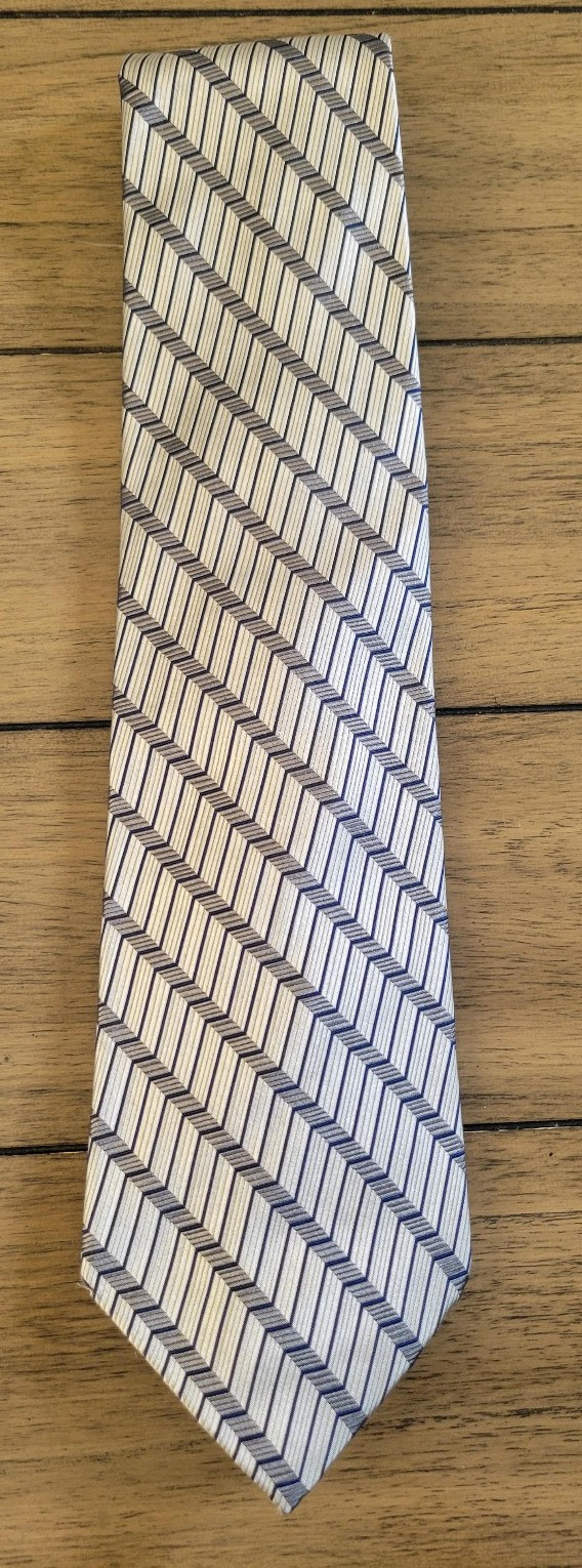Nautica tie