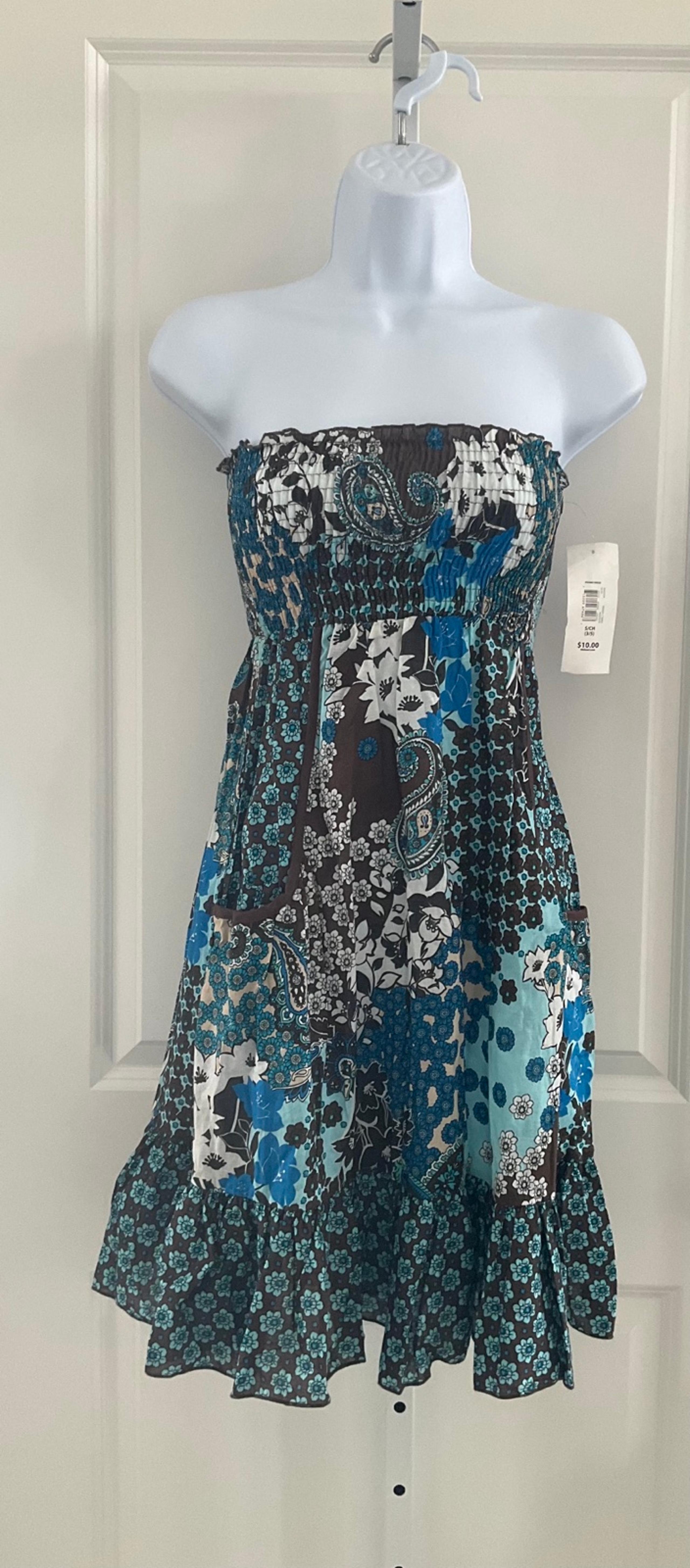 No Boundaries Strapless Dress/Cover-Up Set Of Two.
Size S(3-5).