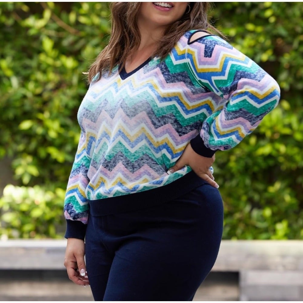 Minnie Rose Cold Shoulder Chevron Sweater V Neck Pullover Top, Size 3x #1162