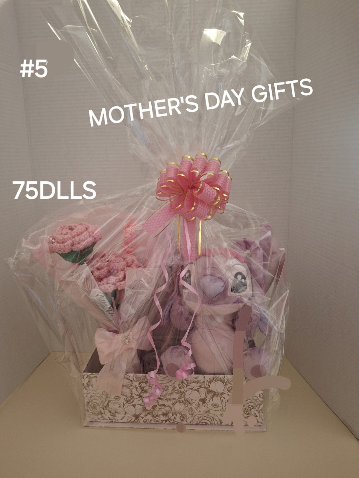 Stich plushy an crochet handmade flowers arrangement