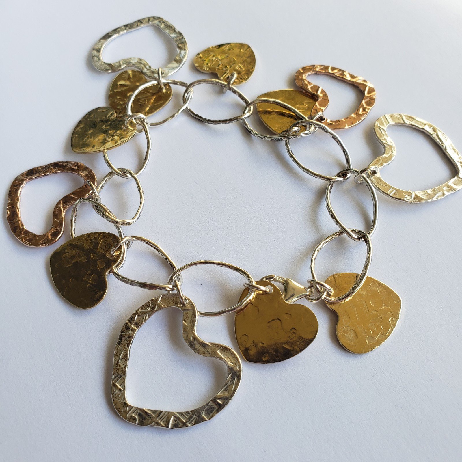 Stirling Silver Vermeil Tri-Colored Hammered Heart Link Chain Bracelet
