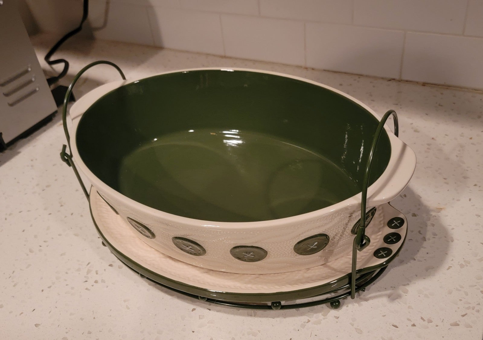 BN TEMPTATIONS CASSEROLE OVAL DISH W/PLATE AND RACK