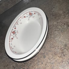 Set of 2 gravy bowls