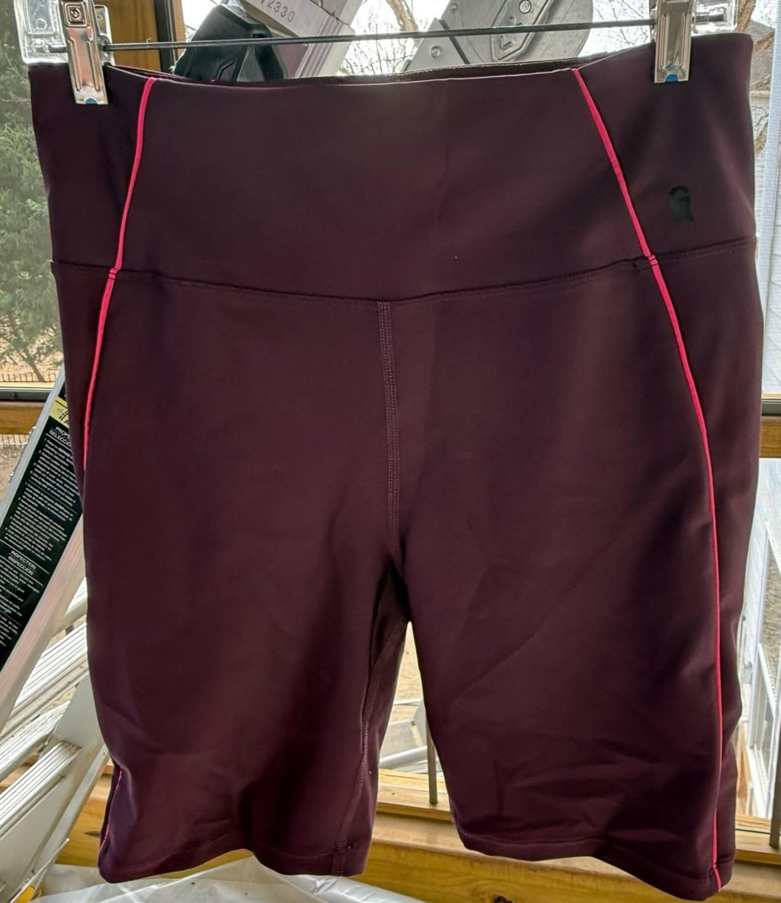 Good American Shorts Women 4 Maroon Biker Gym Athletic Workout Athleisure Stretc