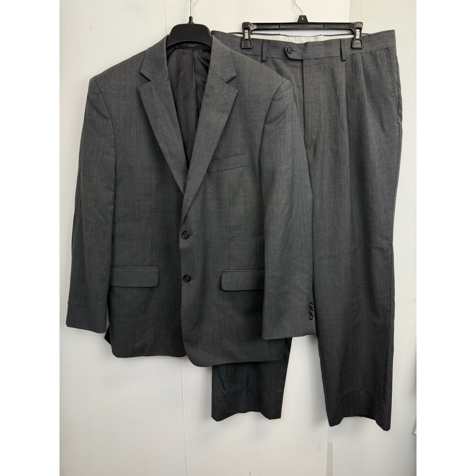 Executive Cut Mens Wool Blend Suit 41R Blazer Jacket 36X30 Pleated Pants Grey