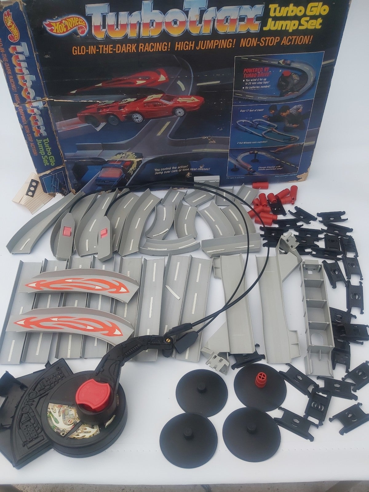 Hot Wheels Turbo trax Turbo Glow Jump Set Incomplete, W Box 1986..