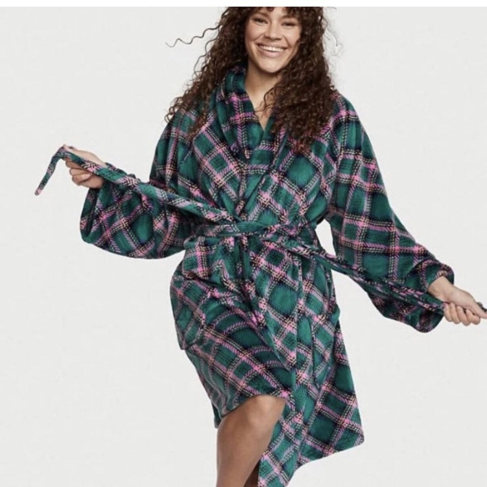 Victoria Secret size medium/Lge plush pink teal blue plaid mini robe‎ w belt