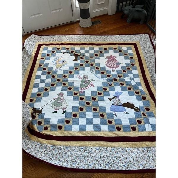 Vintage Apples & Bonnet Girls Queen Size Ltd. Ed. Quilt 601 of 2000 EUC