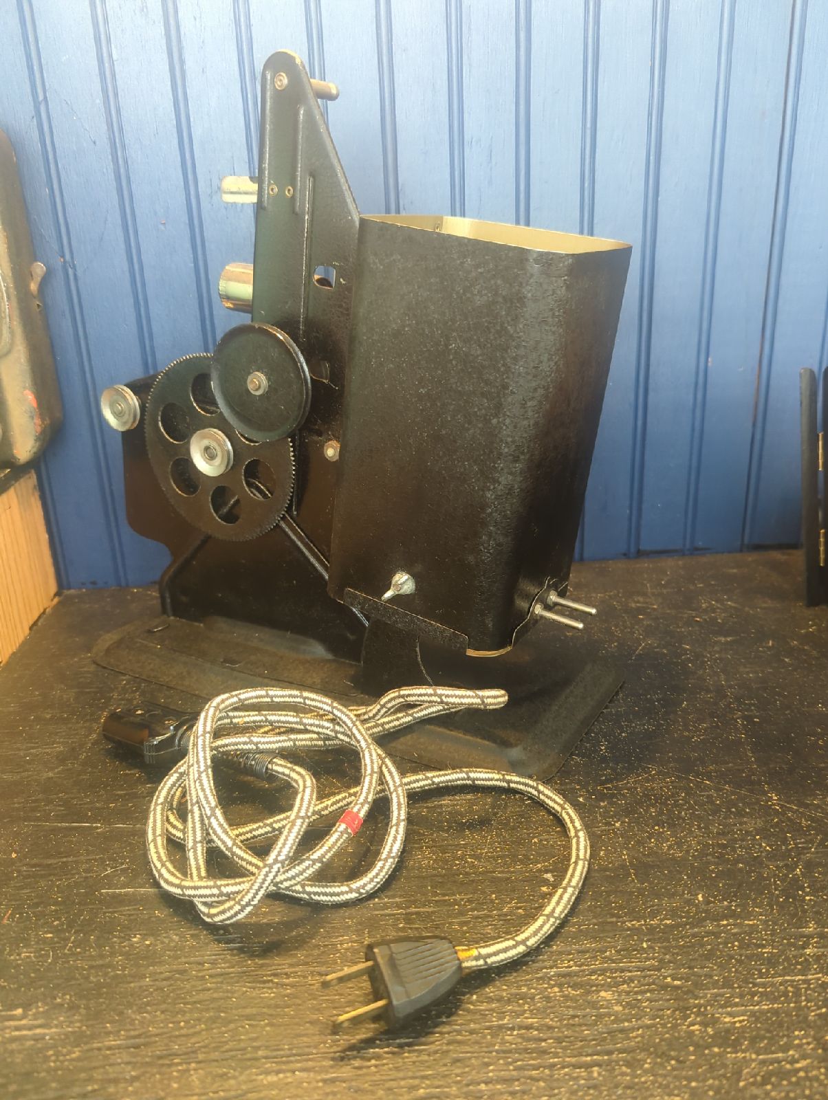 Vintage 1930's Keystone, Hand-Crank Movie Projector