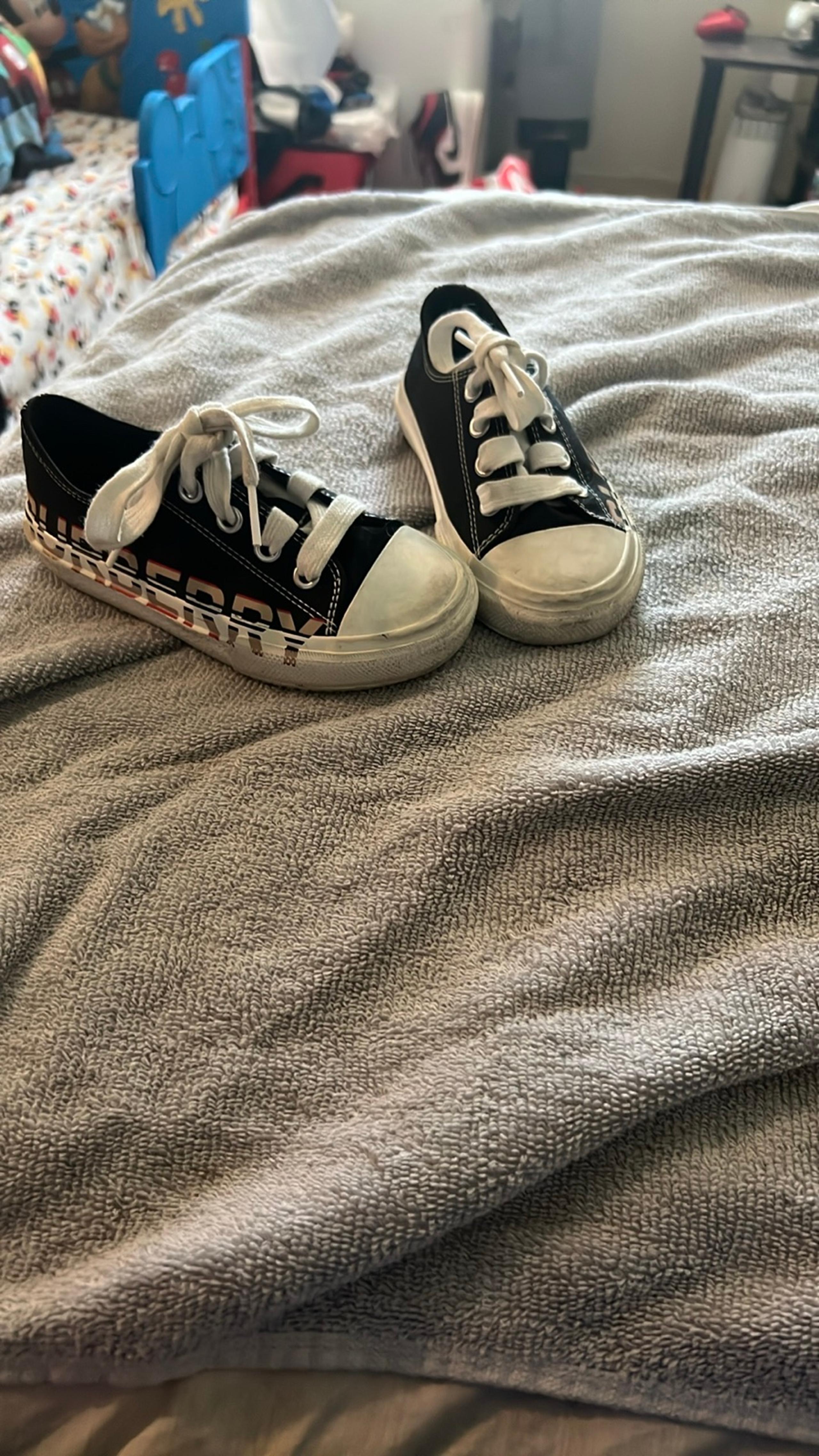 Burberry shoes size 10