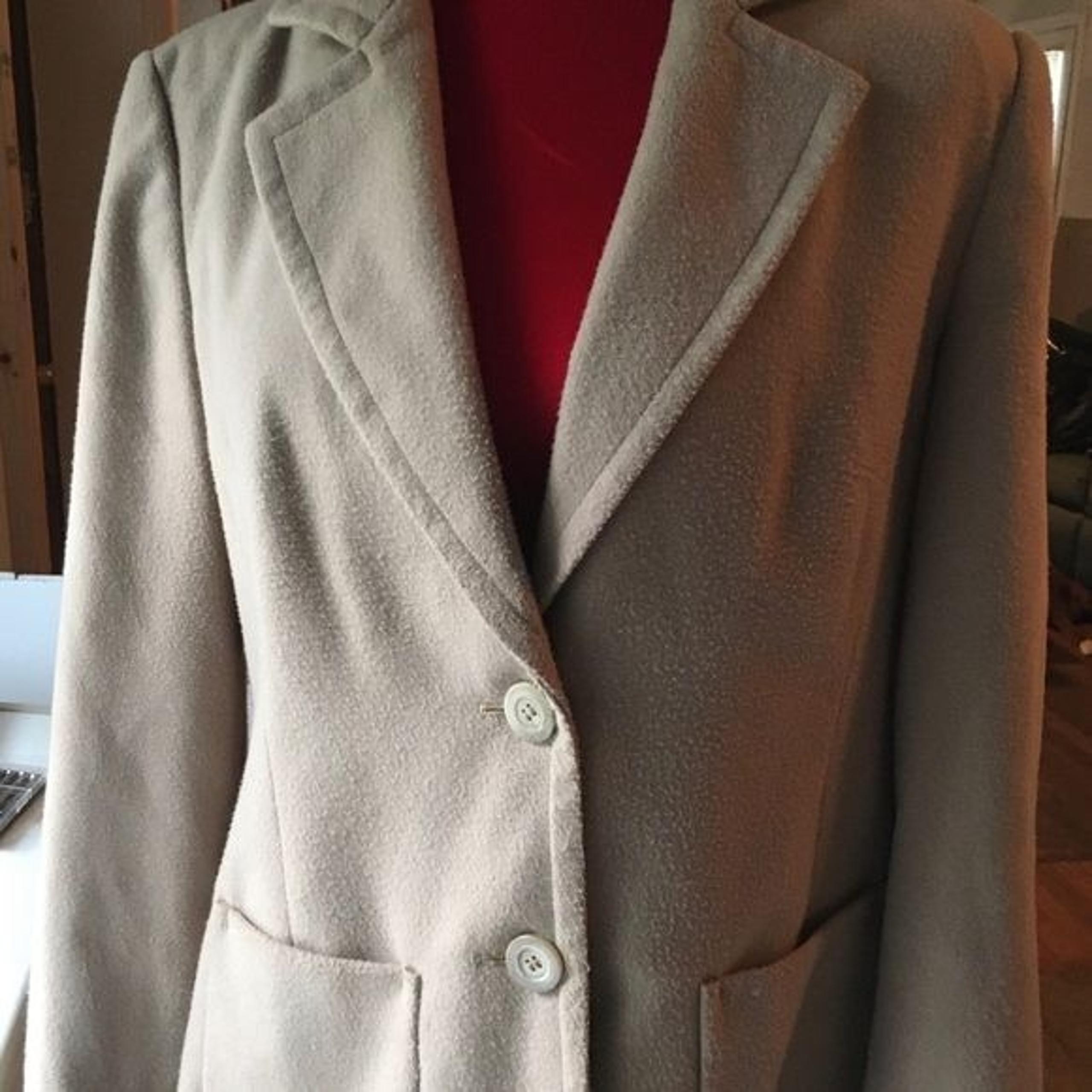Pierre Cardin woman’s tan dress blazer size 12.