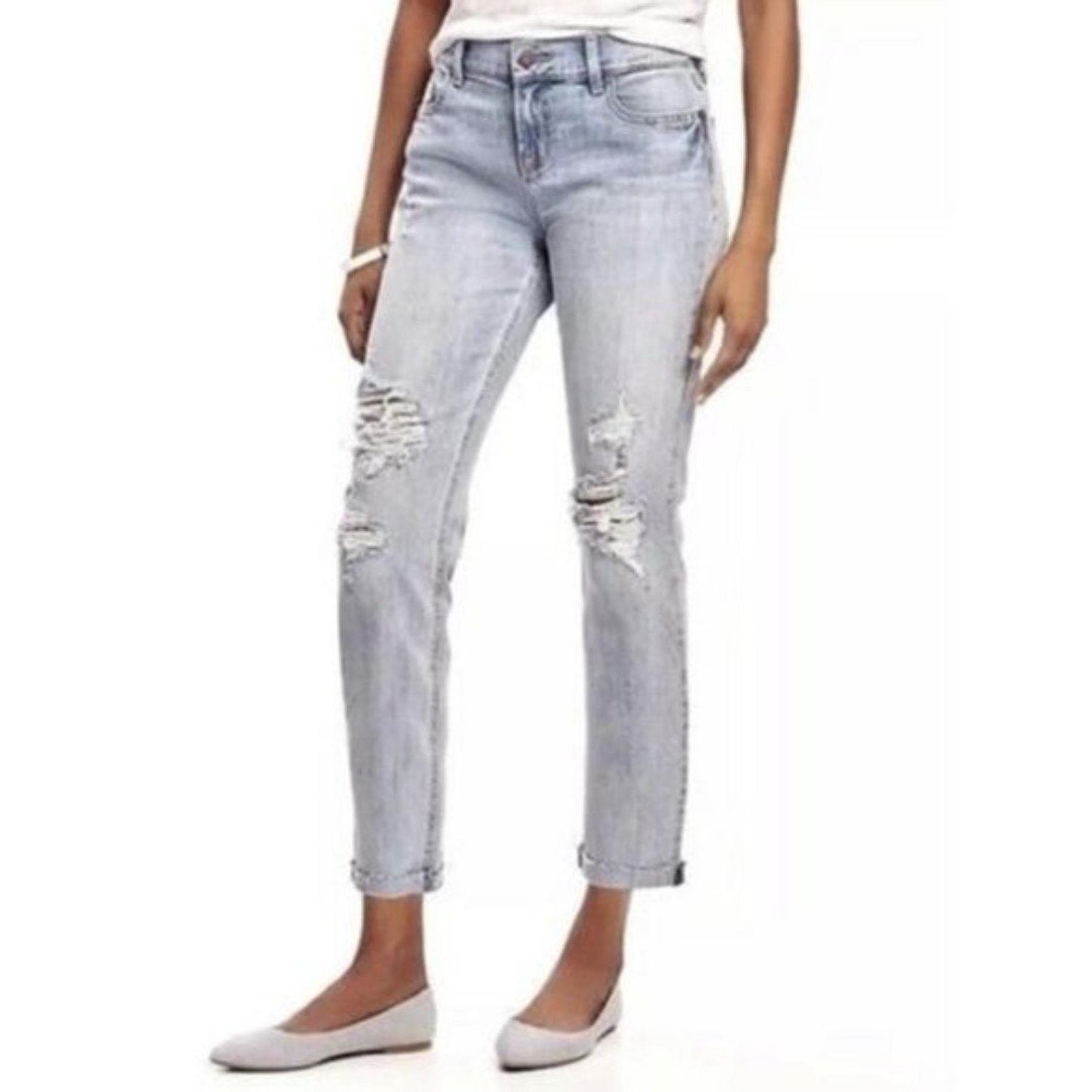Old Navy Boyfriend Straight/Droit Distressed Ankle Jeans