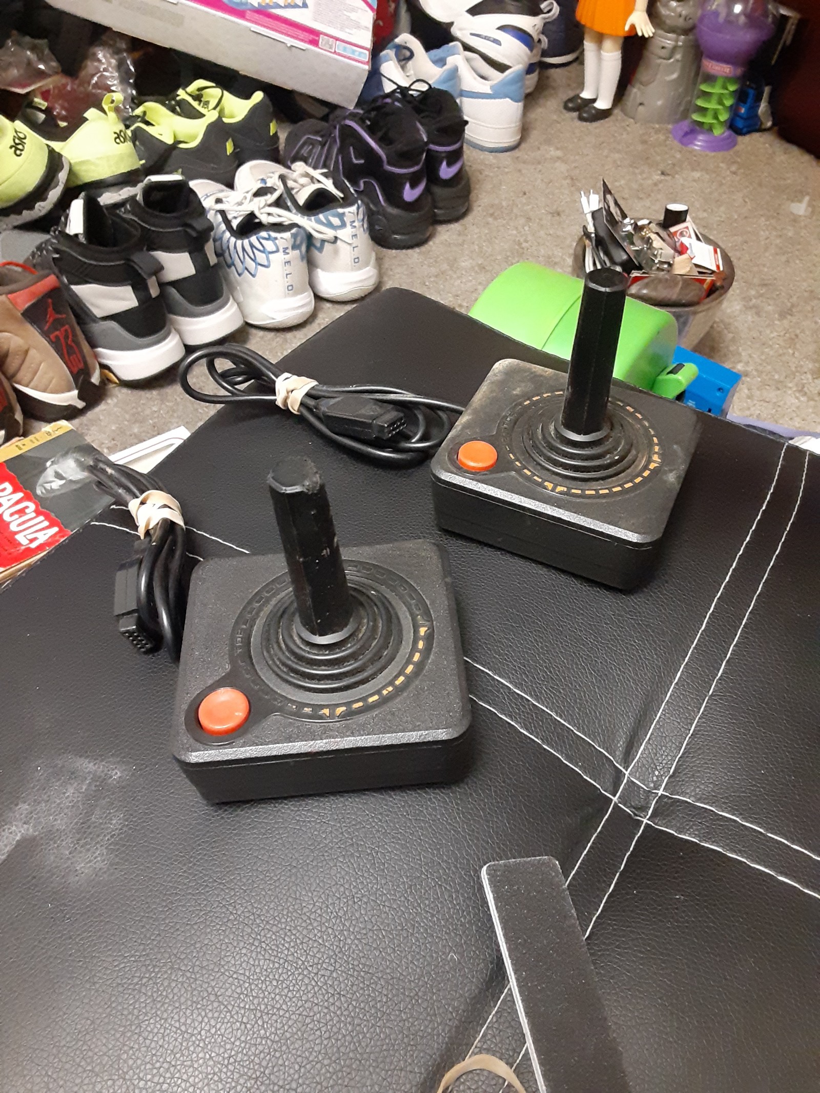 VINTAGE ATARI 2600 CX40 AUTHENTIC JOYSTICK PAIR NRMINT CONDITION