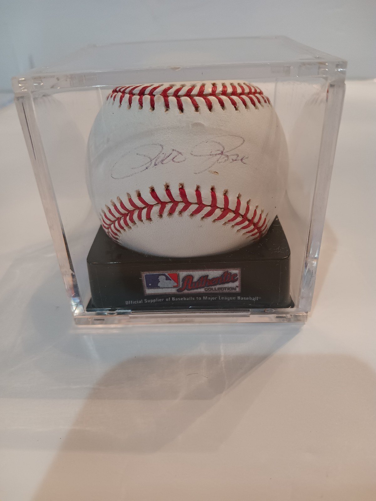 Pete Rose autographed Rawlings baseball. Certified hologram by ReggieJackson.com