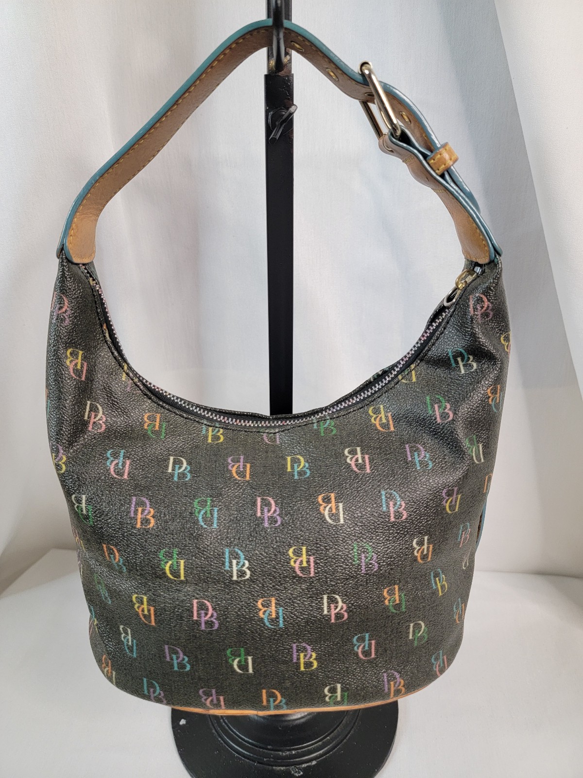 Dooney & Bourke