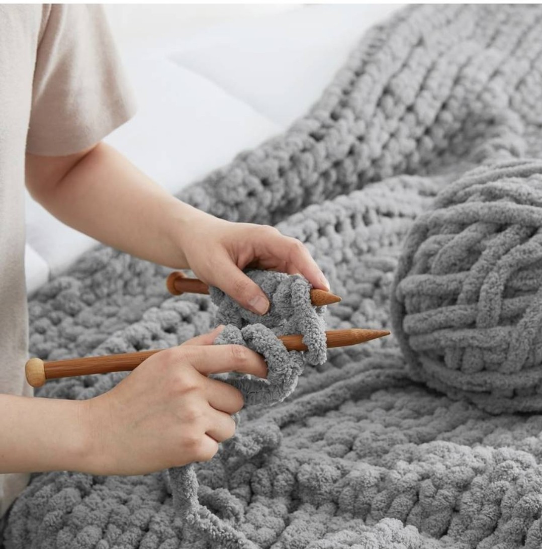 Amélie Home Chunky Knit Blanket Throw, Thick Soft Yarn Chunky Throw