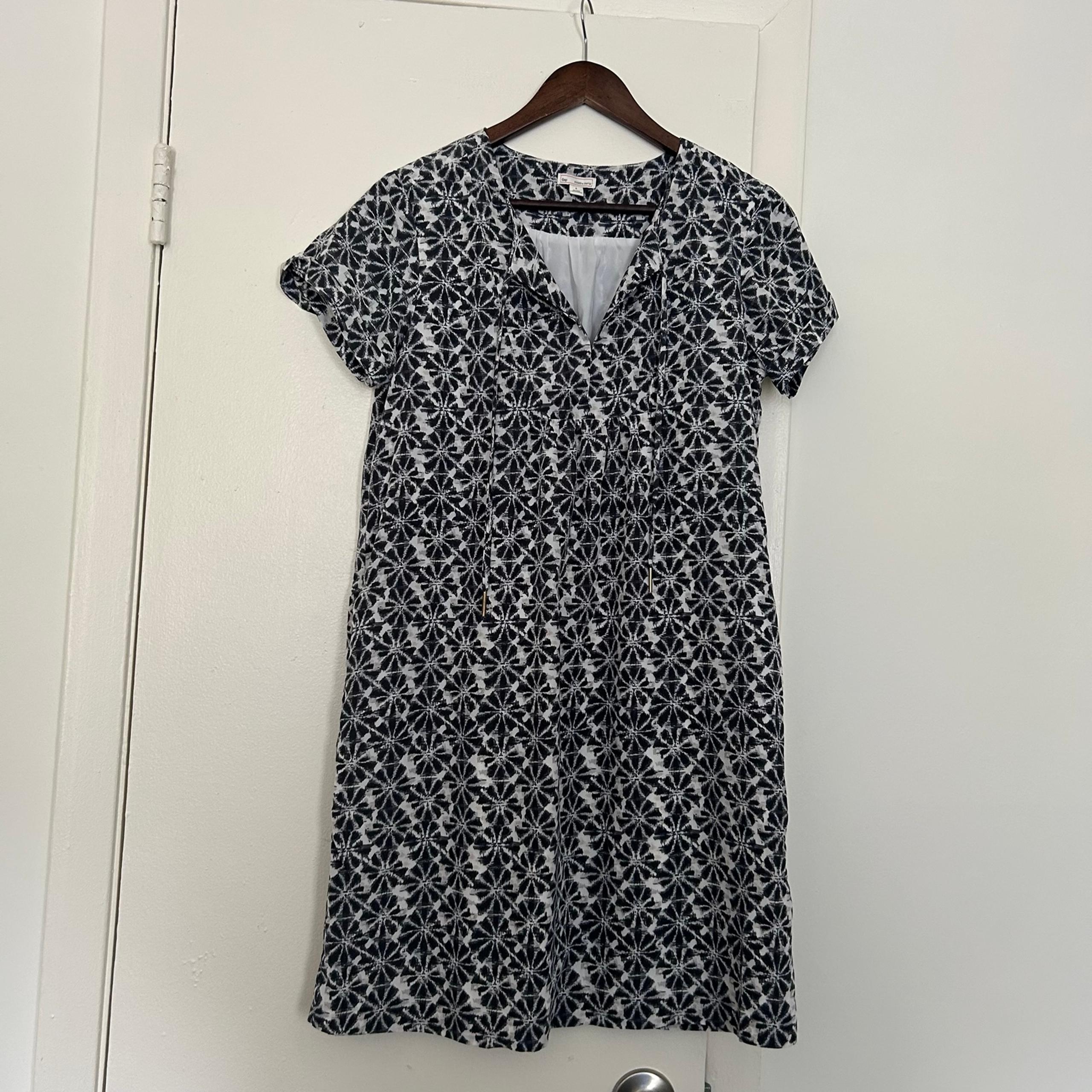 Gap V Neck Dress
