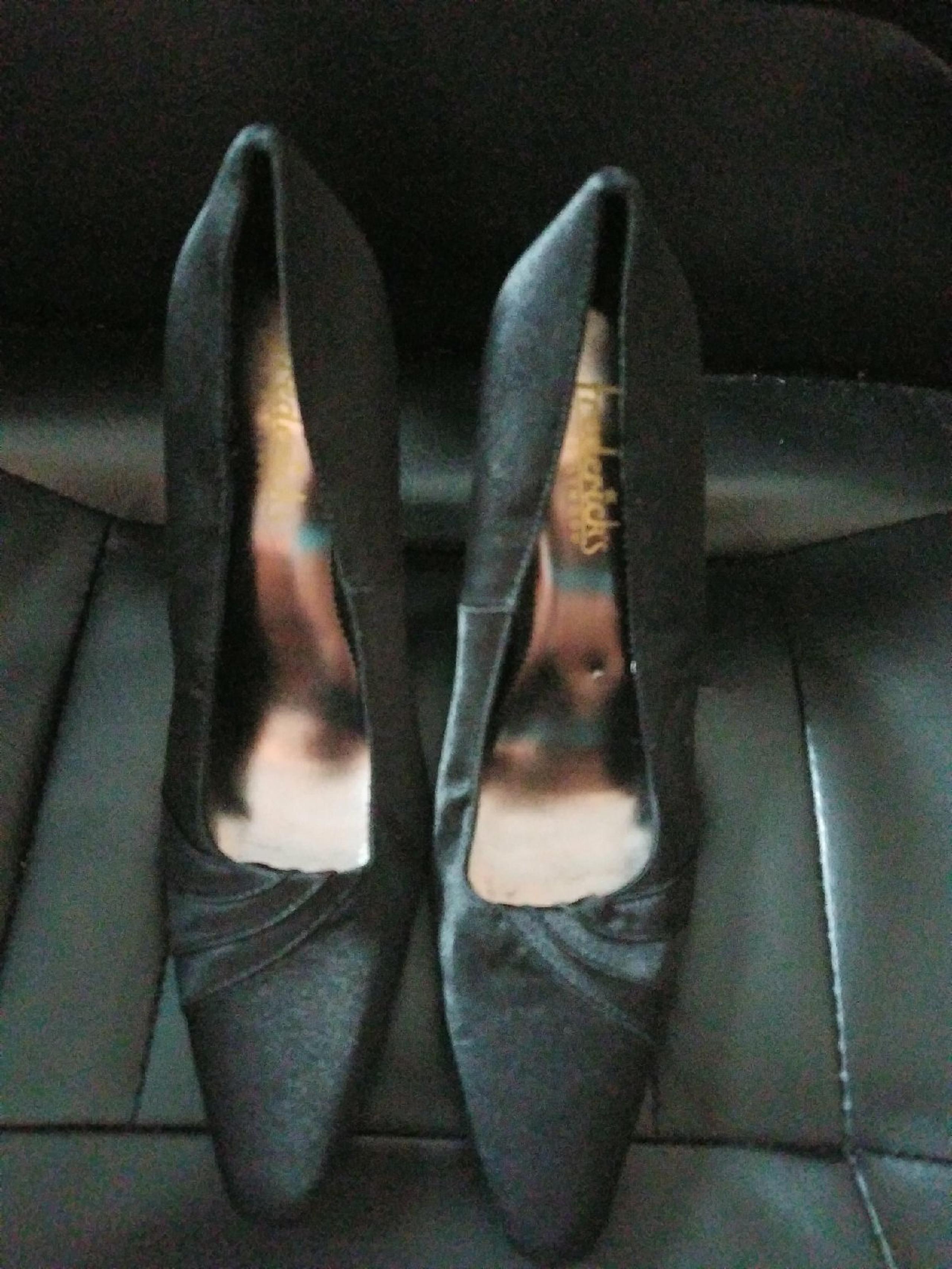 fredericks of hollywood pump 6.5