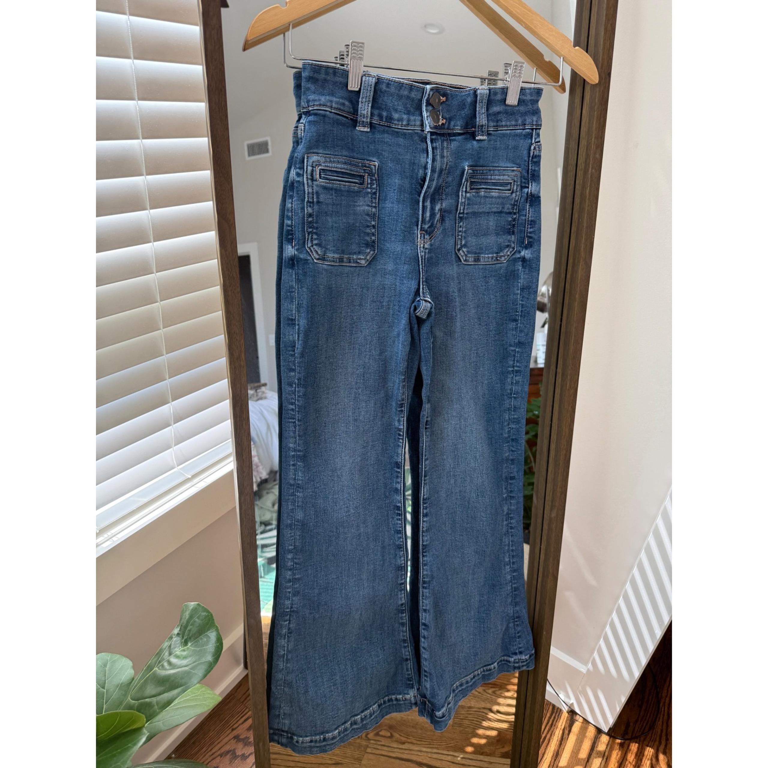 American Eagle Super Hi-Rise Flare Jeans Front Pockets Denim Blue Size 0 Short